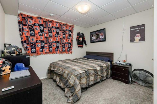 9 Henner'S Outlook, Lacombe, AB - Indoor Photo Showing Bedroom