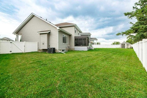 9 Henner'S Outlook, Lacombe, AB - Outdoor