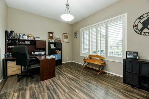9 Henner'S Outlook, Lacombe, AB - Indoor Photo Showing Office