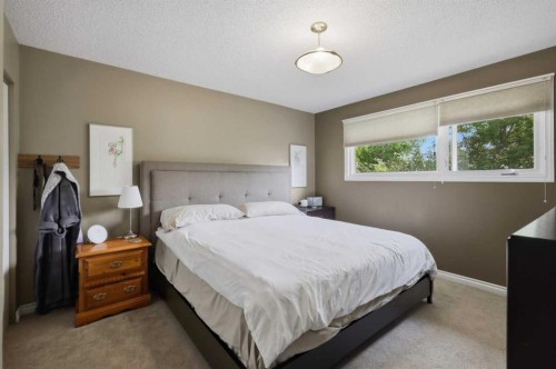 5721 55 Avenue, Lacombe, AB - Indoor Photo Showing Bedroom