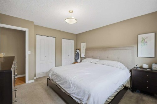 5721 55 Avenue, Lacombe, AB - Indoor Photo Showing Bedroom