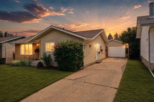 5721 55 Avenue  Lacombe, AB T4L 1L8