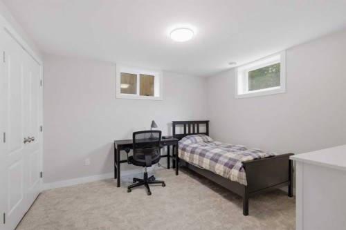 5721 55 Avenue, Lacombe, AB - Indoor Photo Showing Bedroom