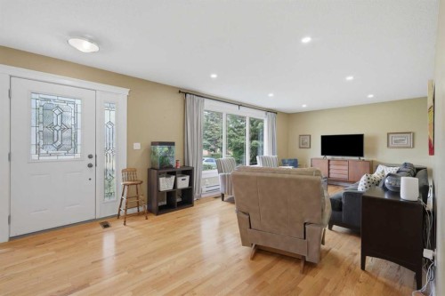 5721 55 Avenue, Lacombe, AB - Indoor