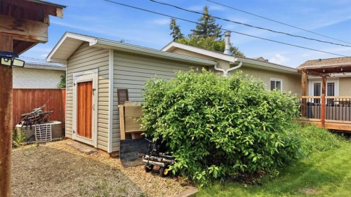 5721 55 Avenue, Lacombe, AB - Outdoor