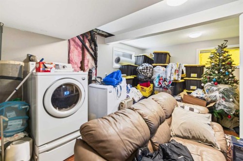 39310 Range Road 250, Rural Lacombe County, AB - Indoor Photo Showing Laundry Room