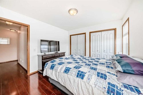 102-6220 Orr Drive, Red Deer, AB - Indoor Photo Showing Bedroom