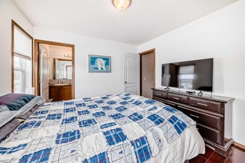 102-6220 Orr Drive, Red Deer, AB - Indoor Photo Showing Bedroom