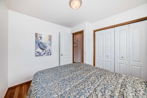 102-6220 Orr Drive, Red Deer, AB - Indoor Photo Showing Bedroom