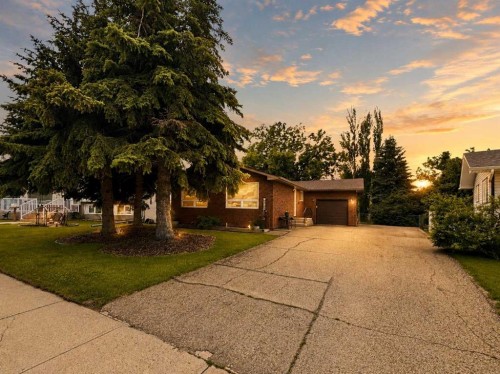 12 Malcolm Crescent, Red Deer, AB 