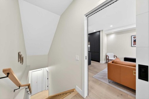 5230 21 Avenue Nw, Calgary, AB 