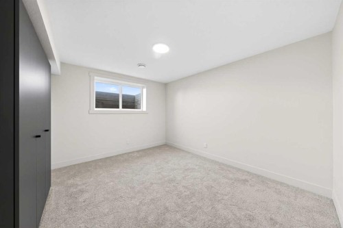 5230 21 Avenue Nw, Calgary, AB 