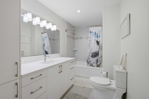 99 Piper Drive, Red Deer, AB - Indoor Photo Showing Bathroom