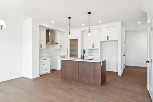 28 Southborough Bay, Cochrane, AB - Indoor Photo Showing Kitchen