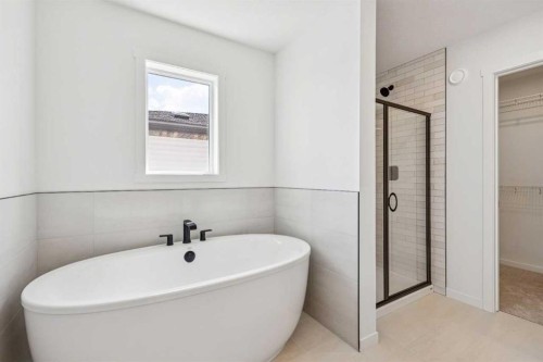 28 Southborough Bay, Cochrane, AB - Indoor Photo Showing Bathroom