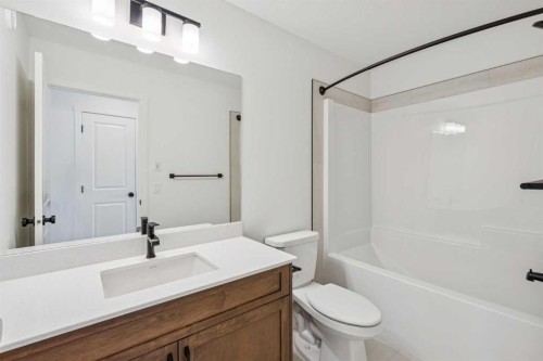 28 Southborough Bay, Cochrane, AB - Indoor Photo Showing Bathroom