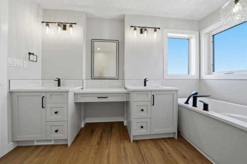 6600 58 Avenue, Innisfail, AB - Indoor Photo Showing Bathroom