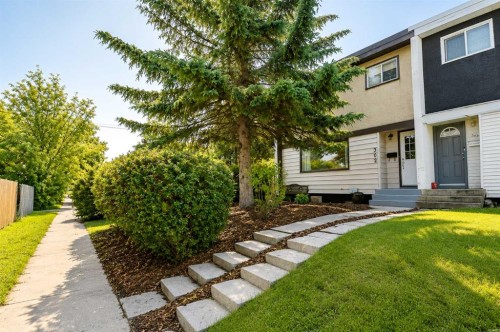 302 Terrace Park  Red Deer, AB T4N 1V8