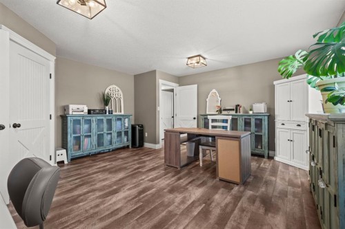 833 10 Avenue Ne, Three Hills, AB - Indoor