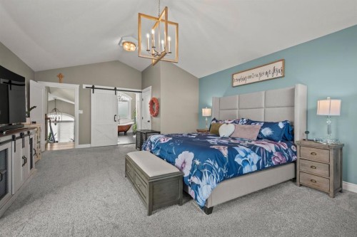 833 10 Avenue Ne, Three Hills, AB - Indoor Photo Showing Bedroom