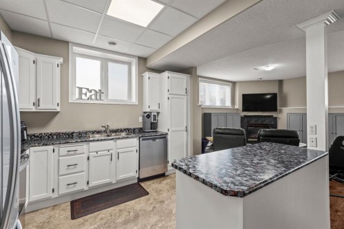 833 10 Avenue Ne, Three Hills, AB - Indoor Photo Showing Kitchen