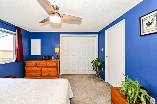 16 Main Street, Edberg, AB - Indoor Photo Showing Bedroom