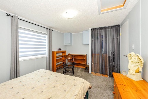 16 Main Street, Edberg, AB - Indoor Photo Showing Bedroom