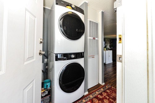 16 Main Street, Edberg, AB - Indoor Photo Showing Laundry Room