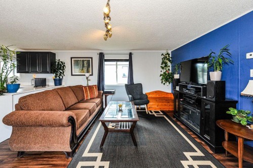 16 Main Street, Edberg, AB - Indoor Photo Showing Living Room