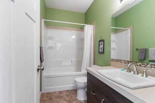 12 Beardsley Crescent, Lacombe, AB 