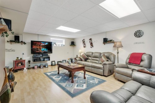 306 Centro Avenue, Alhambra, AB - Indoor