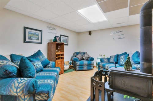 306 Centro Avenue, Alhambra, AB - Indoor