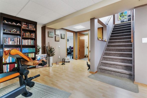 306 Centro Avenue, Alhambra, AB - Indoor