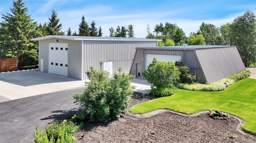 306 Centro Avenue, Alhambra, AB - Outdoor