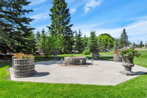 306 Centro Avenue, Alhambra, AB - Outdoor With Backyard