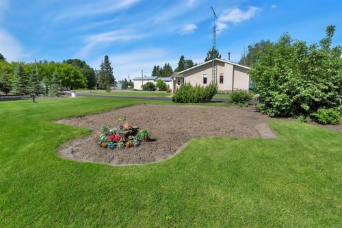 306 Centro Avenue, Alhambra, AB - Outdoor
