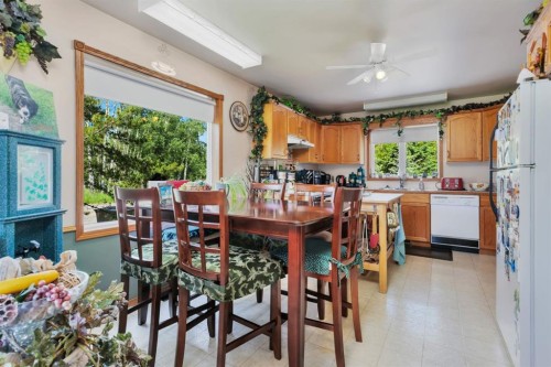 306 Centro Avenue, Alhambra, AB - Indoor Photo Showing Other Room