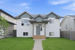27 Iverson Close Red Deer, AB T4R 3M9