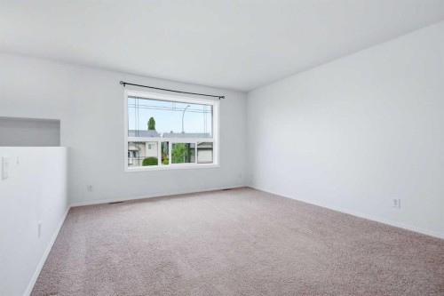 27 Iverson Close, Red Deer, AB 