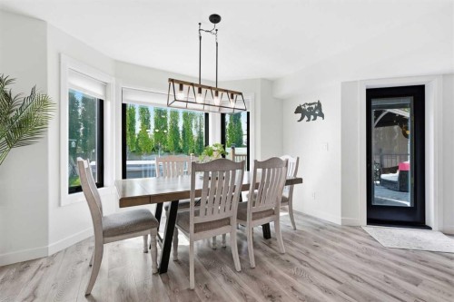 13 Assinger Avenue, Red Deer, AB - Indoor Photo Showing Dining Room
