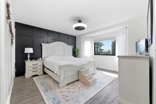 13 Assinger Avenue, Red Deer, AB - Indoor Photo Showing Bedroom