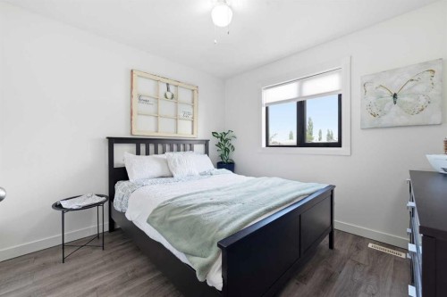 13 Assinger Avenue, Red Deer, AB - Indoor Photo Showing Bedroom