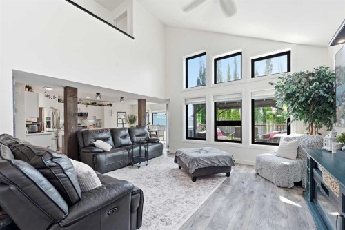 13 Assinger Avenue, Red Deer, AB - Indoor Photo Showing Other Room