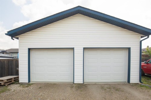 32 Kendrew Drive, Red Deer, AB 