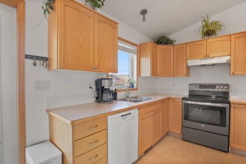 32 Kendrew Drive, Red Deer, AB 