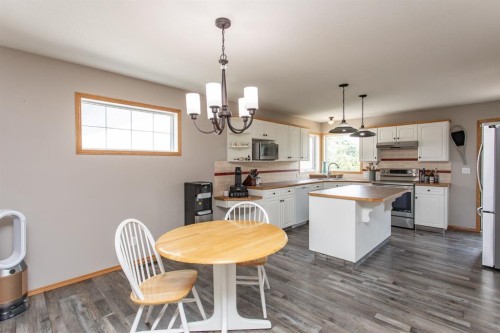 21 Royal Crescent, Lacombe, AB 