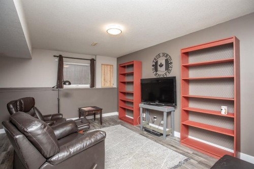 21 Royal Crescent, Lacombe, AB 