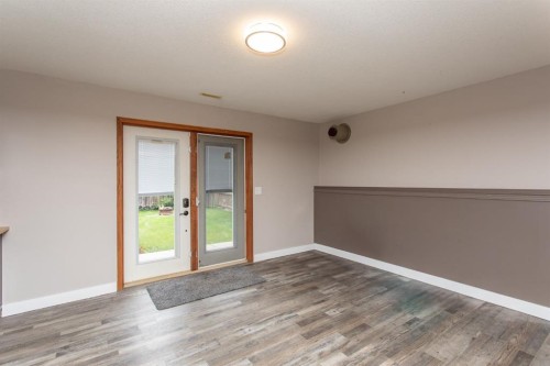 21 Royal Crescent, Lacombe, AB 