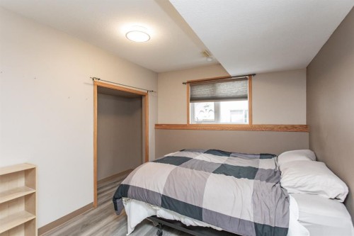 21 Royal Crescent, Lacombe, AB 