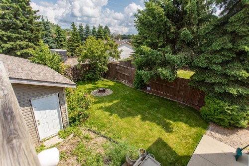 21 Royal Crescent, Lacombe, AB 